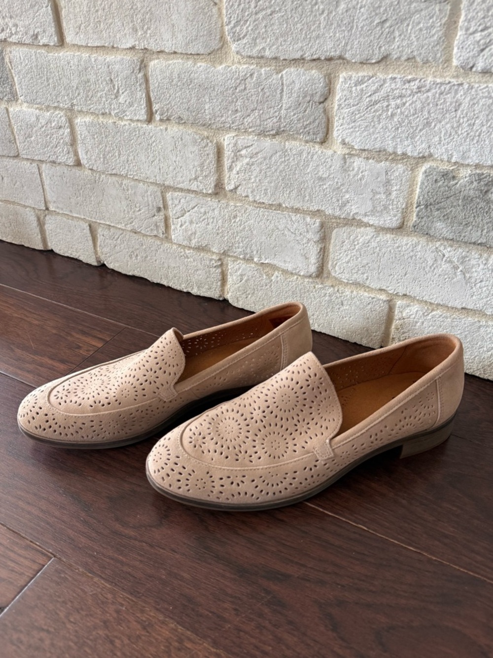 Clarks Women’s Trish Calla Loafer — Sand Suede EUC! - Picture 5 of 11